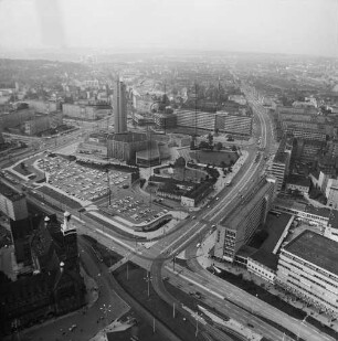 Innenstadt von Chemnitz : Blickrichtung Norden zur Stadthalle