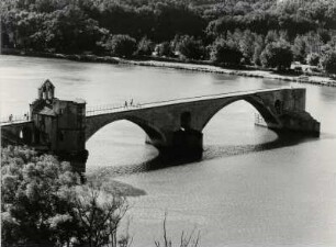 Die Brücke von Avignon, die niemals fertig gestellt wurde