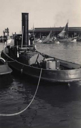 Schlepper im Hafen, Hamburg