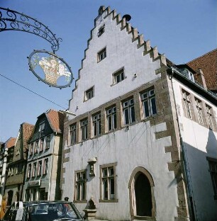 Büdingen. Rathaus. Schrägansicht der Hauptfassade