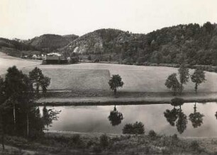 Zschopautal. Prallhang am Raubschloß Ringethal. Blick talabwärts gegen Lauenhain