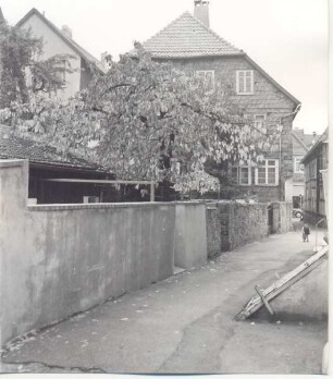 VHS - Rückseite. Detmold. Blickrichtung Krumme Straße. Braugasse
