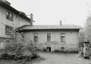 Hauptgebäude mit Anbauten