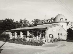 Gebelzig. Lebensmittelkonsum, Parkstraße 1 : Gebelzig (Kreis Niesky), Lebensmittelkonsum, Parkstraße 1. Straßenansicht