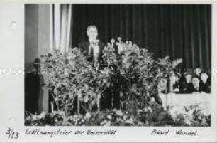 Paul Wandel spricht bei der Eröffnungsfeier der Humboldt-Universität
