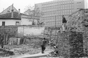 Beograd [Belgrad]: Gegensätze Neubau und Baustelle