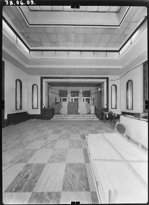 Karl-Marx-Stadt (Chemnitz), Theaterplatz 4. Interhotel "Chemnitzer Hof" (1930; H. Straumer). Foyer