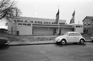 Einweihung der neuen Turnhalle der Volksschule Beiertheim.