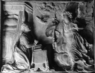 Altar : Altar. Alabaster (vor 1624). Verkündigung von der Predella. Miltenberg, Pfarrkirche Sankt Jakobus
