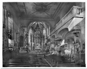 Grünsfeld Katholische Stadtkirche Peter und Paul Innenansicht