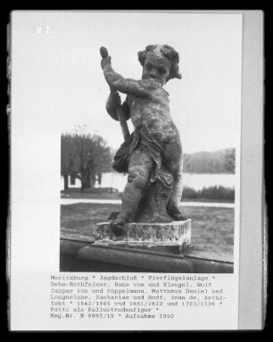 Putto mit Paddel?