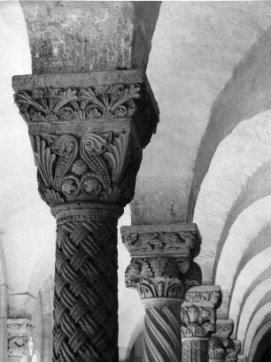 Königslutter am Elm. Benediktinerklosterkirche Sankt Peter und Paul (Evangelische Kirche). Kreuzgang (um 1150/1160 und 1170/1180). Kapitelle