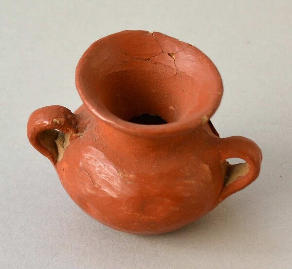 Clay vessel (miniature)