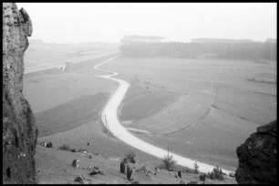 Pegnitz: Autobahn zwischen Trockau und Pegnitz, Fernblick durch Felsen