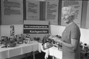 Verbraucherausstellung "Das zweckentsprechende Kochgeschirr" der Verbraucherberatung Karlsruhe in den Räumlichkeiten Kaiserstraße 124 b