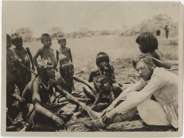 Erland Nordenskiöld with some Ashluslay Indians