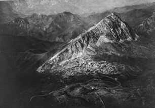 Die Stadt Ljeskovica : Luftaufnahme der Stadt Ljeskovica