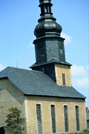 Dorfkiche mit barockem Turm