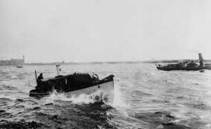 Marine-Dampfpinass : Technikgeschichte | Navigare necesse est... - Altes und modernes Schiffahrtswesen | Entwicklung des modernen Kriegsschiffes