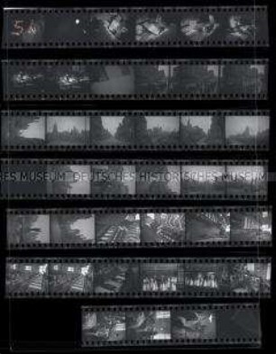 Schwarz-Weiß-Negative mit Aufnahmen aus der Dresdener Gardinenmanufaktur, der Porzellanmanufaktur in Meißen, sowie Kriegsruinen in Dresden