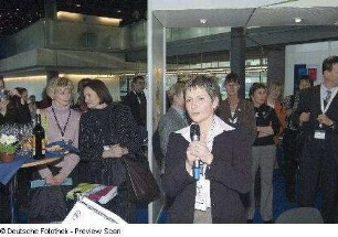 Präsentation an den Informationsständen im Foyer