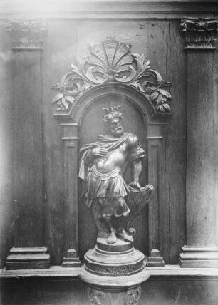 Figur des Königs David mit Harfe als Teilausstattung eines Ratsgestühls