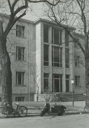 Helmholtzstraße