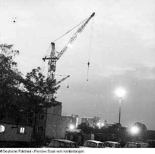 Baukomplex Stübelallee, Fucikplatz (Baustelle, Straßenkreuzung, Skulptur, Pläne, Modell)