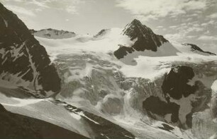 Österreich. Stubaier Alpen. Die Mutterberger Seespitze (3296 m), davor der Bockkogelferner