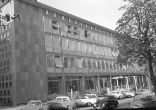 Freiburg: Außenansicht des neuen Postamtes von Nordosten