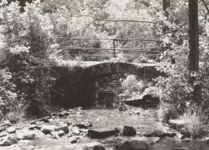 Mobschatz-Podemus, Zschonergrund 2. Gasthof "Zschoner Mühle". Bogenbrücke über den Zschonerbach