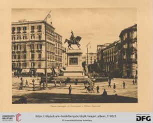 Piazza Municipio col Monumento a Vittorio Emanuele