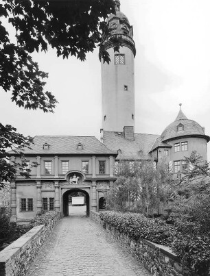 Eckturm und Mauern; Frankfurt, Höchster Schloßplatz 16, Am Main , Burggraben 1, Höchster Schloßplatz