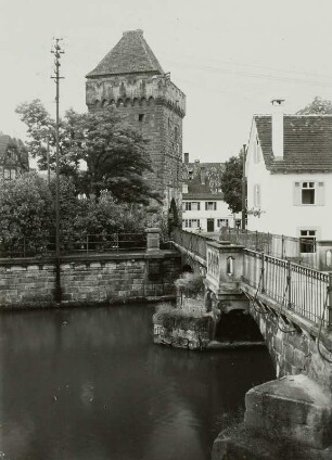 Esslingen, Neckarbürcke : Esslingen. Neckarbrücke und Schelztortum. Blick vom rechten Ufer über den Fluss