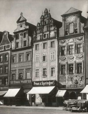 Nysa, Stadt : Nysa (Neisse/Polen). Giebelhäuser am Ring