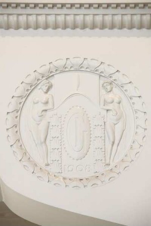 Ernst-Ludwig-Haus (Museum Künstlerkolonie) — Medaillon Relief