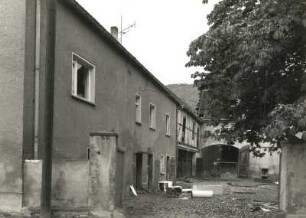 Breunsdorf, Nr. 29. Bauernhof (um 1800), Seitengebäude und Scheune