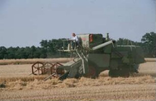 Fotografie: Erntetechnik, Mähdrescher selbstfahrend
