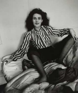 Die Malerin Leonora Carrington in ihrer Wohnung in Greenwich Village