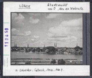 Lübeck: Stadtansicht von Osten über die Wakenitz