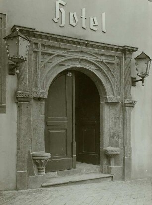 Colditz, Hotel Goldnes Kreuz, Portal