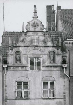 Giebel des Bürgerhauses Wilhelmstrasse 7 in Elbing