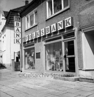 Filiale der Oldesloer Volksbank eGmbH: Bahnhofstraße: Eröffnung: Außenansicht, 25. Juli 1973