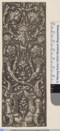 Zwei Sphingen mit Laubwerk, Hochfüllung