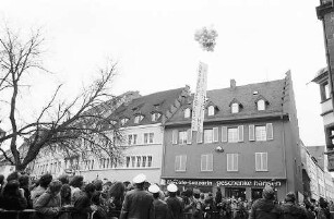 Freiburg im Breisgau: Demo vor dem Rathaus gegen die Räumung des Schwarzwaldhofes