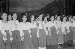 Kulturveranstaltung anlässlich des Internationalen Mädchentags : Musikalische Darbietung eines Chores