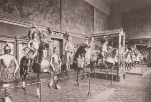 Prunkwaffensaal : Dresden, Johanneum, Obergeschoss, Historisches Museum, Saal 6, Prunkwaffen