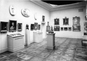 Aufstellung des Deutschen Museums im Pergamonmuseum, Raum 27, Saal des Merseburger Kabinetts