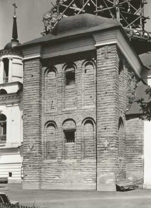 Kiew. Kirche des Erlösers an den Ulmen (E. 11. Jh.). Südseite