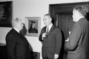 Freiburg: Regierungspräsidium Südbaden; Schreibtischübergabe, Regierungspräsident Dichtel an Regierungspräsident Person